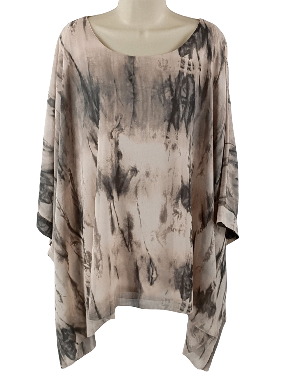 Melissa Paige Woman Neutral Tie-Dye Tunic in Pale Pink and Gray